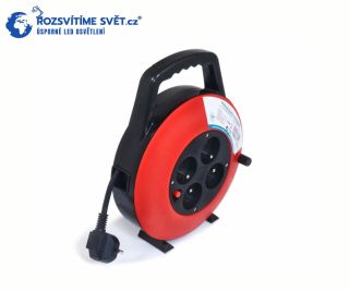 Praktická 4-zásuvková zahradní prodlužovací šňůra na bubnu (10 m) vám zajistí dostatek dosahu i připojení pro všechny vaše...
